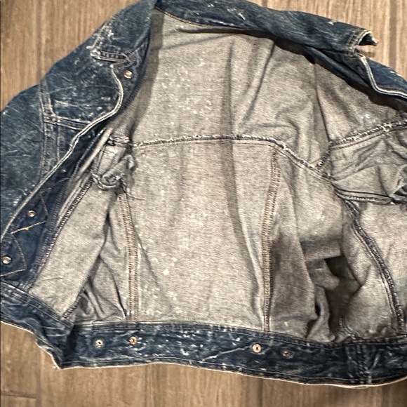 The Boss Vintage 80’s Blue Denim Jacket, Acid Wash. Cropped. Puff arms. Small - Picture 4 of 10